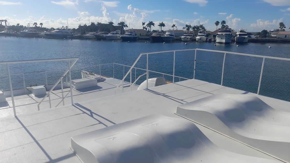 lyz-private-catamaran-charter-romana-saona-catalina-island-palmilla-6