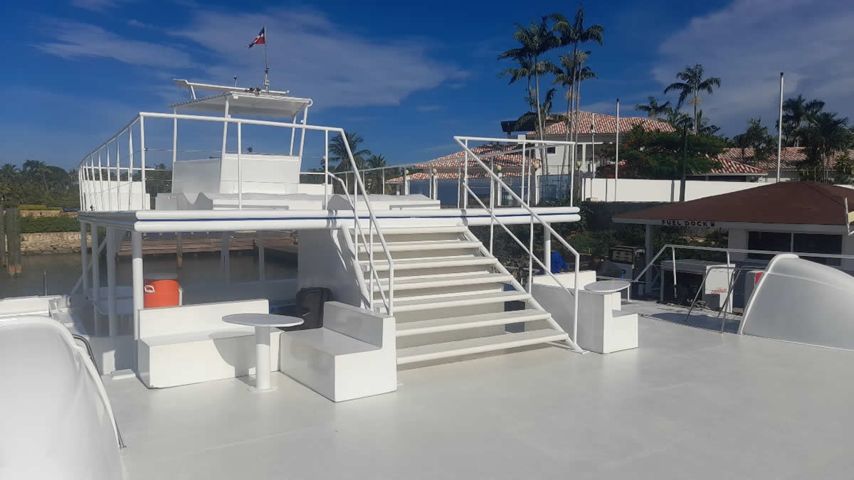 lyz-private-catamaran-charter-romana-saona-catalina-island-palmilla-11