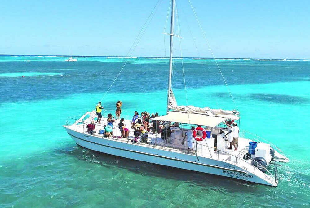 private-catamaran-infinity-bavaro-punta-cana-5